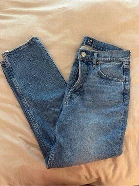 GAP Women’s Cheeky Straight Straight Leg Medium Blue Denim Jeans